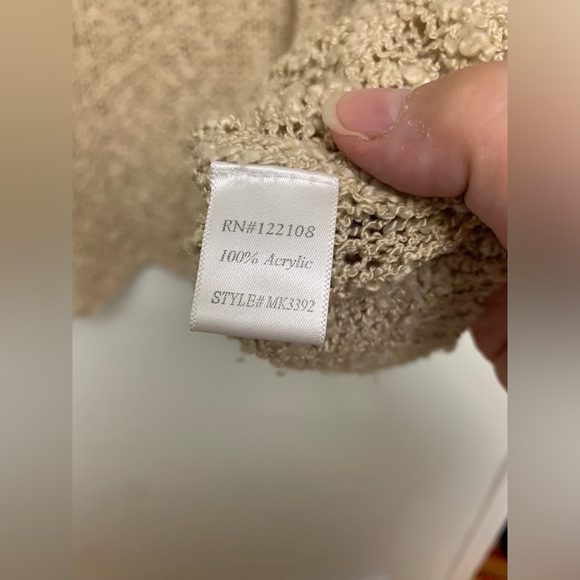 MAK Sweater - Picture 5 of 5